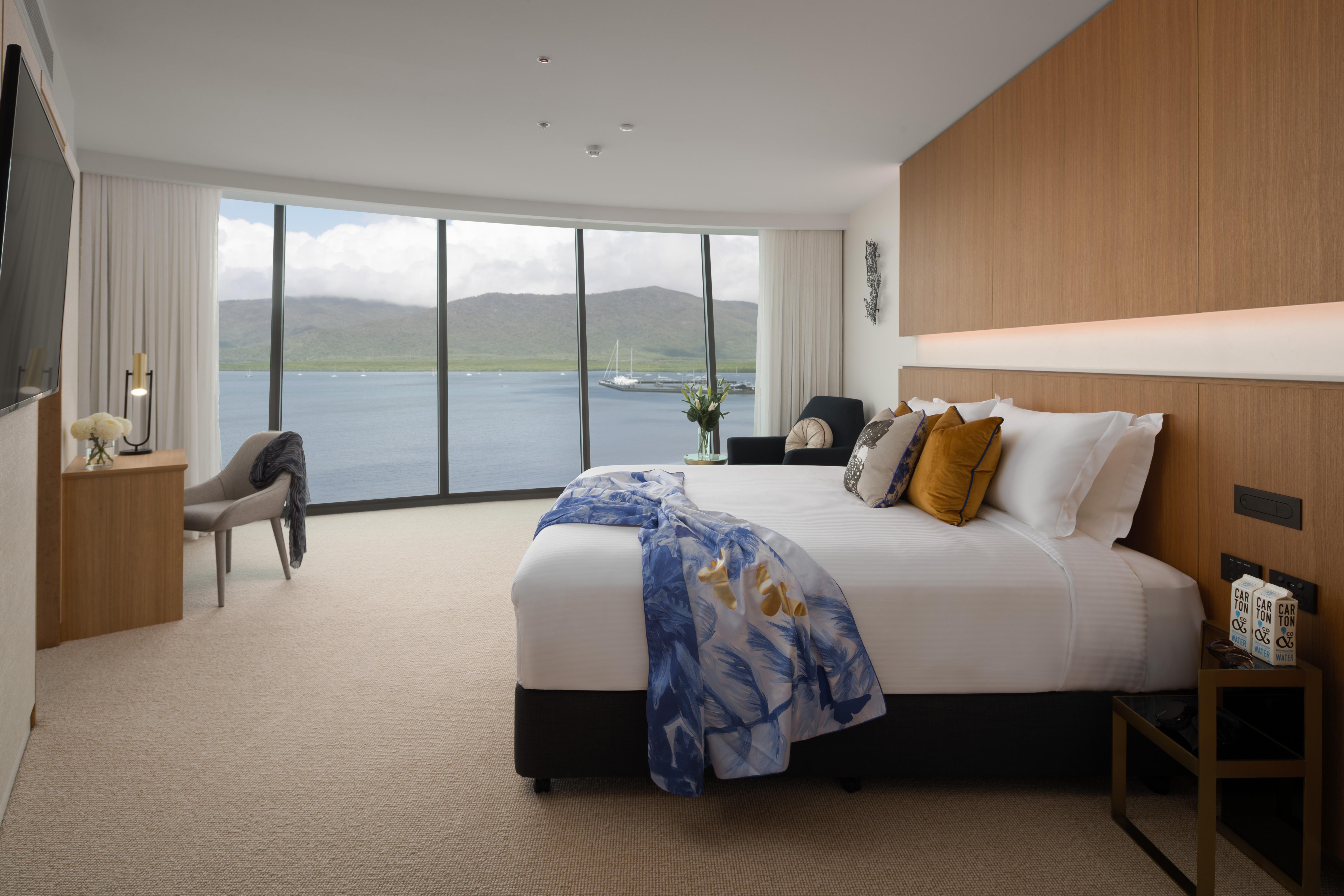 Crystalbrook Riley Hotel Cairns Exterior foto A suite at the InterContinental Sanctuary Cove Resort