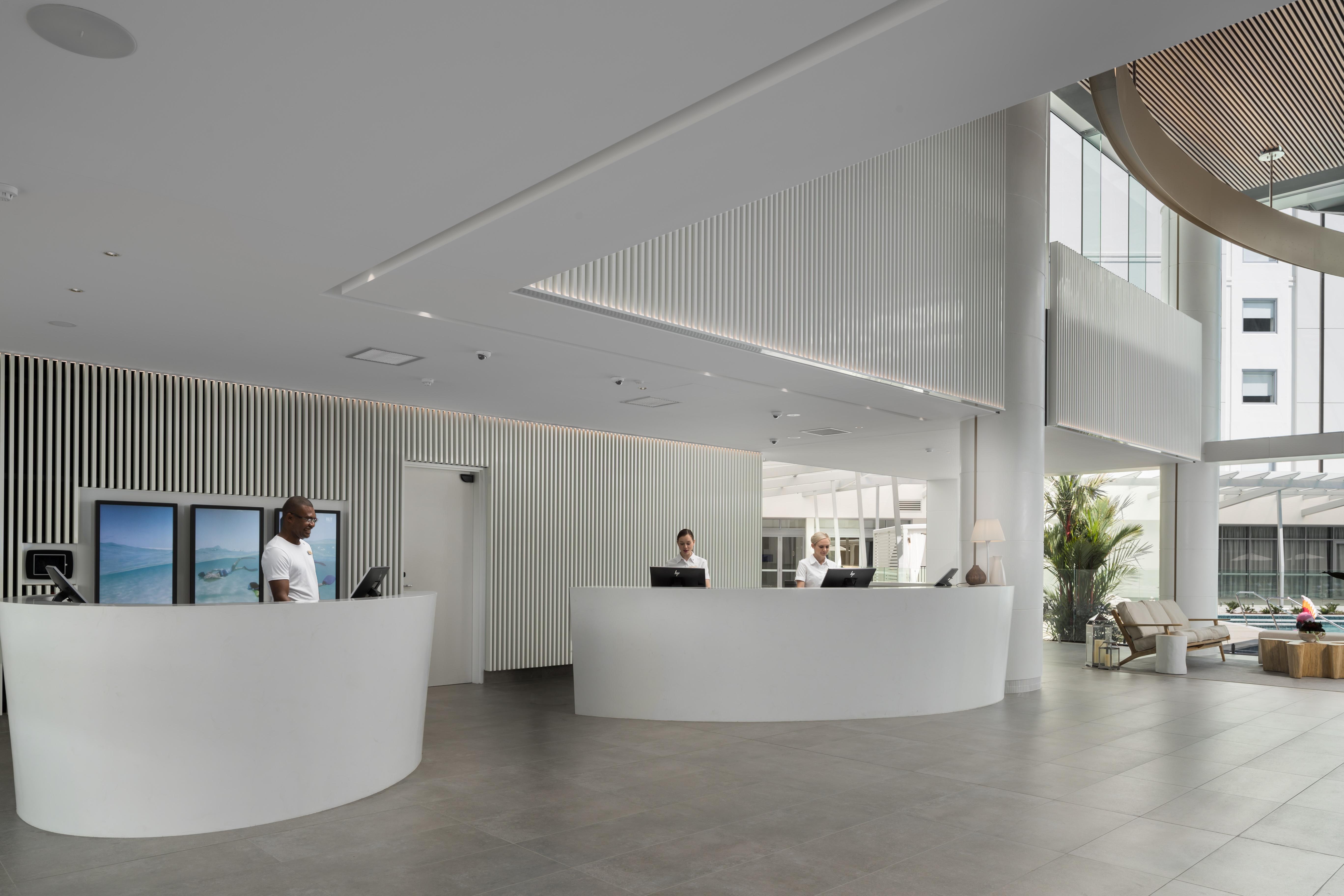 Crystalbrook Riley Hotel Cairns Exterior foto The reception area